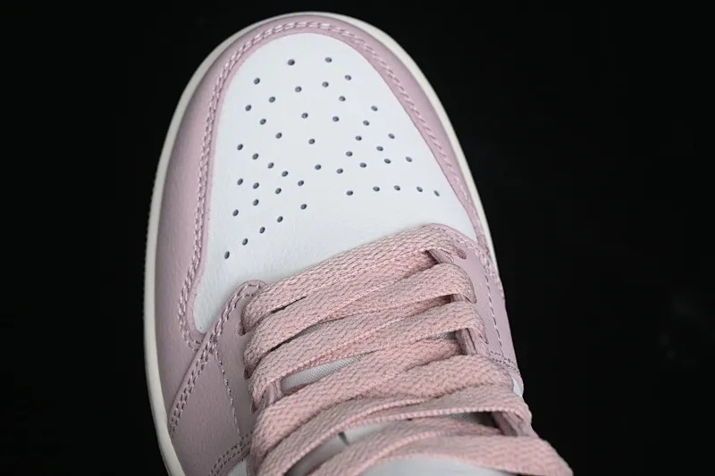 All categories Air Jordan Jordan series basketball shoes Air Jordan 1 Mid G version pure original Air Jordan 1 Mid AJ1 Joe 1 Khaki powder China basketball shoes BQ6472-620